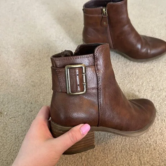 brown booties with buckle - Picture 2 of 6